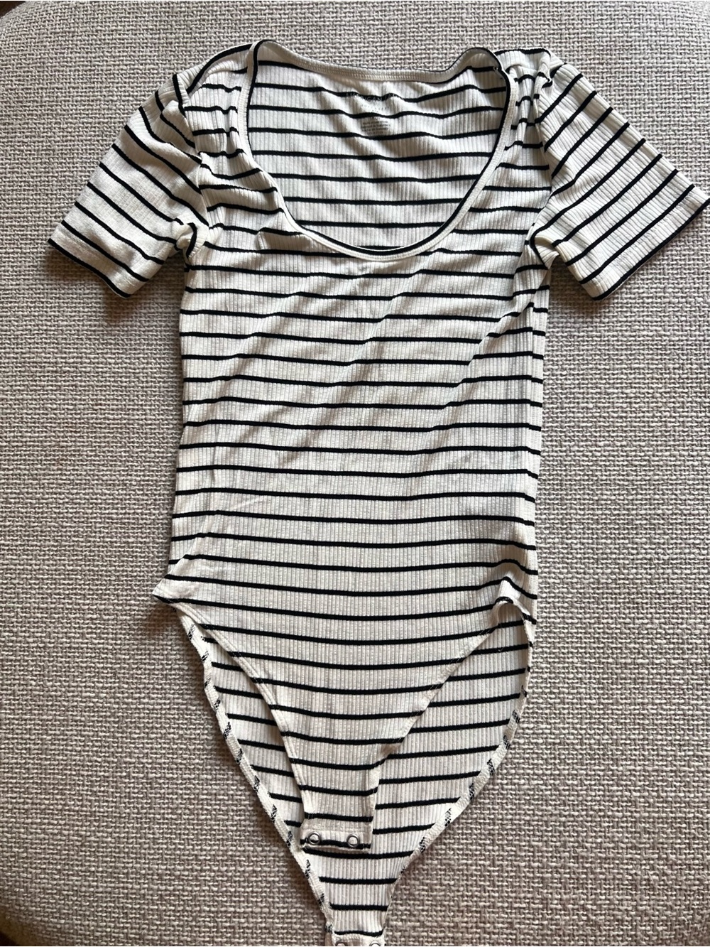 American Eagle Outfitters Black & White Striped Ribbed Scoop-Neck Bodysuit - sm